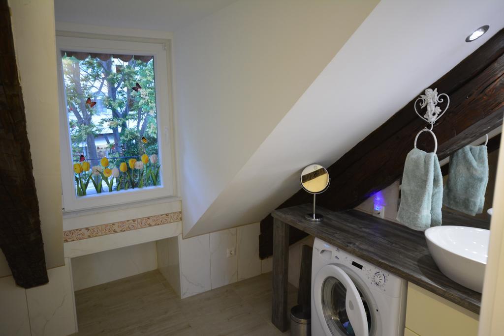 Petrova Attic Apartment Split Room photo